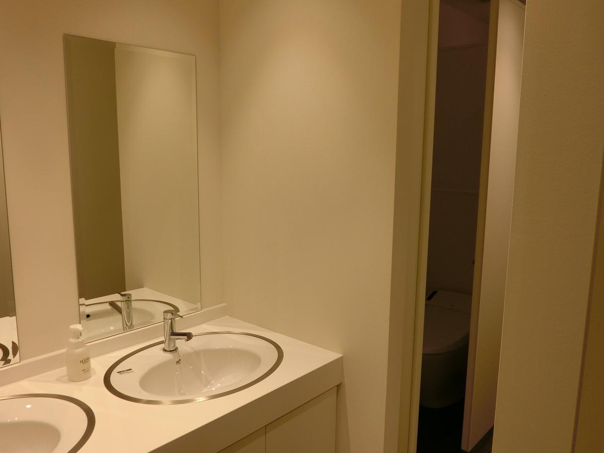 Capsule Hotel Valie Ebisucho Осака Екстер'єр фото