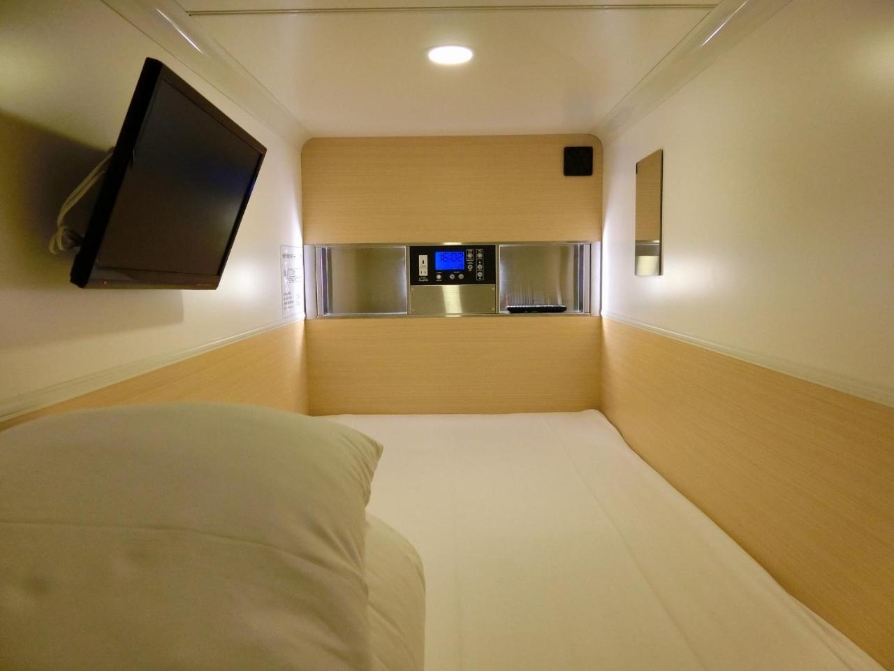 Capsule Hotel Valie Ebisucho Осака Екстер'єр фото