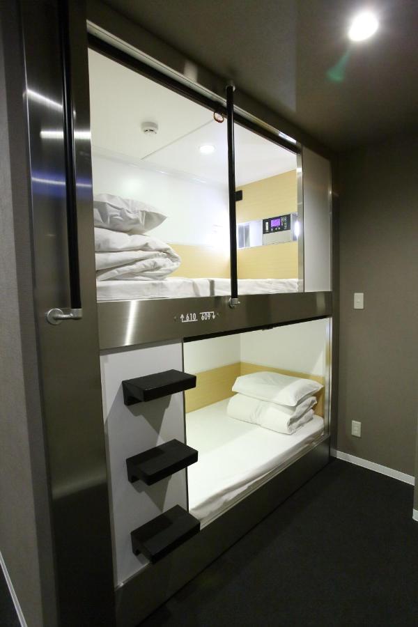 Capsule Hotel Valie Ebisucho Осака Екстер'єр фото