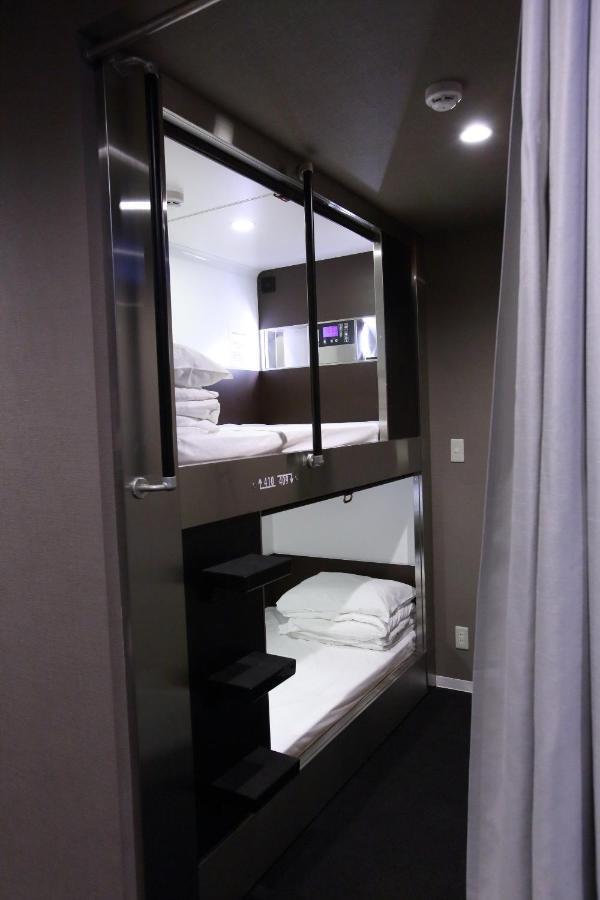 Capsule Hotel Valie Ebisucho Осака Екстер'єр фото
