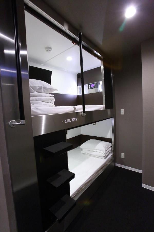 Capsule Hotel Valie Ebisucho Осака Екстер'єр фото
